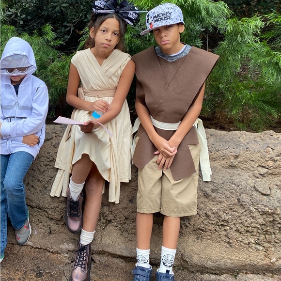 Disney Jedi theme outfits. Girls size 12, boys size 10 - Picture 5 of 7